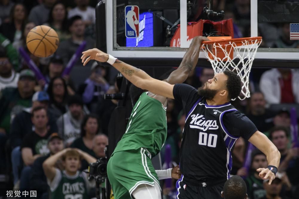 球员们用他 球员们用他