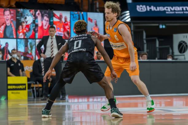 他表示尽管 他表示尽管